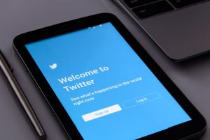 Twitter a raportat o creştere sub aşteptări a numărului de utilizatori